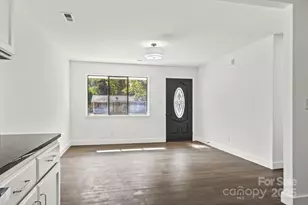 9235 Edgevale Dr, Charlotte, NC 28216 - Photo 6