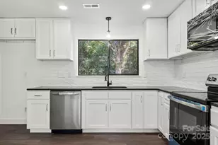 9235 Edgevale Dr, Charlotte, NC 28216 - Photo 12