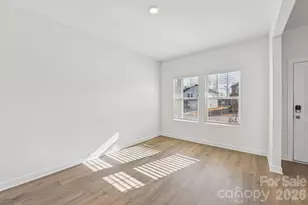 2111 Sunflower Cir, Newton, NC 28658 - Photo 6