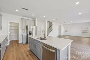 2111 Sunflower Cir, Newton, NC 28658 - Photo 4