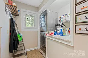 214 Vincent Pl, Hendersonville, NC 28739 - Photo 26