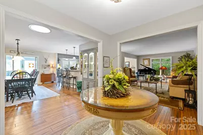 214 Vincent Place, Hendersonville, NC 28739 - Photo 4