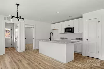 2022 4th Street SW, Hickory, NC 28602 - Photo 8