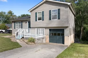 227 Bradshaw Ave, Hendersonville, NC 28792 - Photo 2