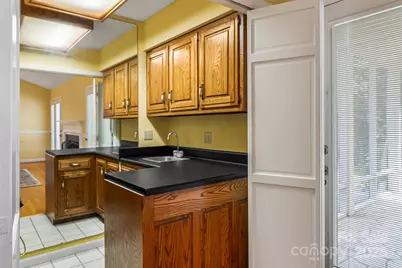 200 Woodland Drive, Marion, NC 28752 - Photo 6