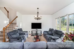 10912 Partridge Cross Ln, Charlotte, NC 28214 - Photo 4