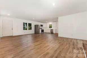 600 Touch Me not Ln, Charlotte, NC 28216 - Photo 14