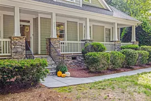 2323 Branch Hill Ln, Lake Wylie, SC 29710 - Photo 4