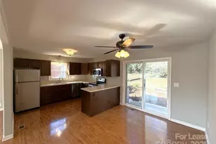 1601 Starbrook Dr, Charlotte, NC 28210 - Photo 6