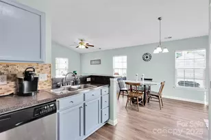 2027 Pimpernel Rd, Charlotte, NC 28213 - Photo 6