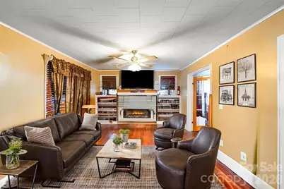 809 W Mauney Avenue, Gastonia, NC 28052 - Photo 2