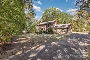 4529 Creemore Dr, Charlotte, NC 28213 - Photo 2