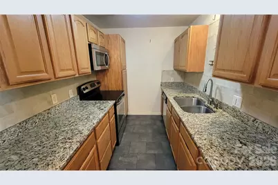 1323 Queens Road #320, Charlotte, NC 28207 - Photo 4