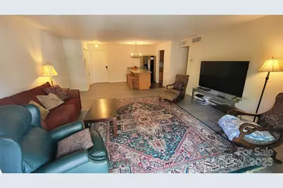 1323 Queens Road #320, Charlotte, NC 28207 - Photo 4