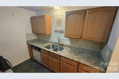 1323 Queens Road #320, Charlotte, NC 28207 - Photo 8