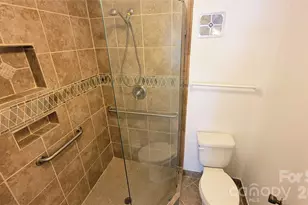 1323 Queens Rd, Charlotte, NC 28207 - Photo 20
