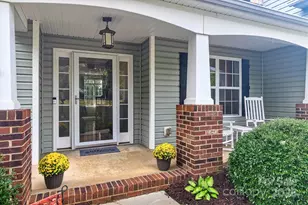 6340 Wyndham Hill Dr, Charlotte, NC 28269 - Photo 10