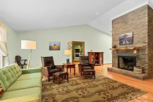 331 Thomas Rd, Hendersonville, NC 28739 - Photo 12