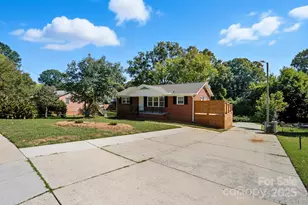 822 Yuma St, Charlotte, NC 28213 - Photo 2