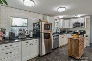 317 Balsam Dr, Waynesville, NC 28786 - Photo 6