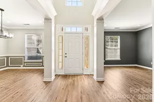 2632 Windsor Chase Dr, Matthews, NC 28105 - Photo 4