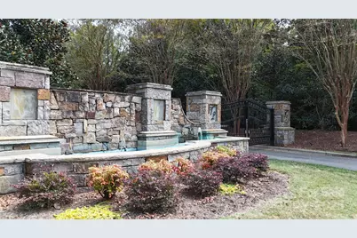 8335 Victoria Lake Drive, Waxhaw, NC 28173 - Photo 4