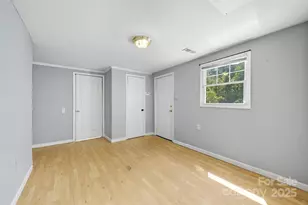 2925 Crescent Ln, Gastonia, NC 28052 - Photo 14