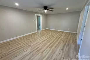 1555 Collinston Dr, Gastonia, NC 28052 - Photo 2
