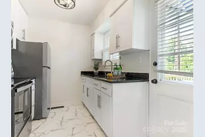 431 Wakefield Drive #B, Charlotte, NC 28209 - Photo 8