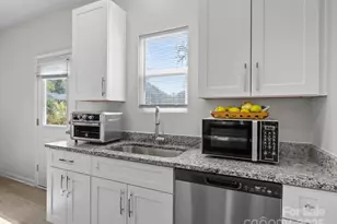 1312 7th St, Statesville, NC 28677 - Photo 8