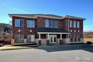 120 Chadwick Square Ct, Hendersonville, NC 28739 - Photo 1