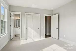 1708 Lombardy Cir, Charlotte, NC 28203 - Photo 24