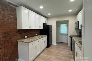 19612 Oak St, Cornelius, NC 28031 - Photo 2