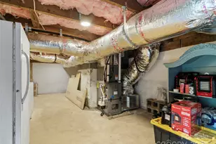 407 Terrell Dr, Bakersville, NC 28705 - Photo 32