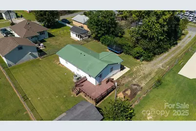 408 E Catawba Avenue, Mount Holly, NC 28120 - Photo 2