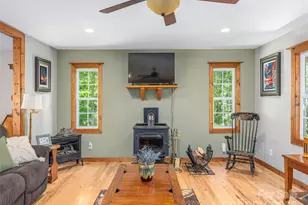 27 Little Roundtop Rd, Clyde, NC 28721 - Photo 8