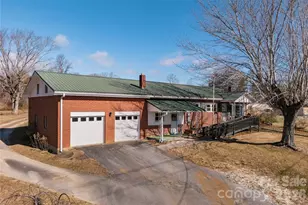 22 Madrid Ln, Hendersonville, NC 28792 - Photo 4