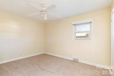 22 Madrid Lane, Hendersonville, NC 28792 - Photo 8