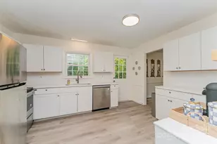 743 Pineborough Rd, Charlotte, NC 28212 - Photo 8