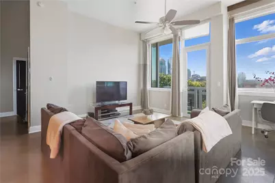 710 W Trade Street #701, Charlotte, NC 28202 - Photo 2