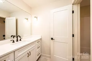 2115 6th St NW, Hickory, NC 28601 - Photo 38