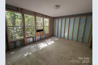 254 River Road, Newland, NC 28657 - Photo 6