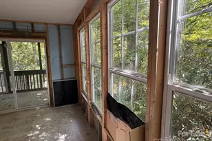 254 River Rd, Newland, NC 28657 - Photo 8