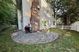 1003 Edinburg Ct, Lenoir, NC 28645 - Photo 8