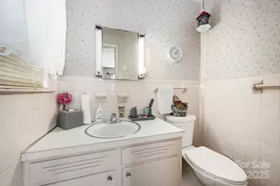 2415 Heavner Rd, Lincolnton, NC 28092 - Photo 10