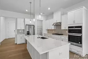 5321 Mint Hbr Wy, Charlotte, NC 28269 - Photo 4