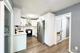 1634 Pamela Lorraine Dr, Charlotte, NC 28213 - Photo 10