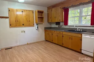 3532 16th St NE, Hickory, NC 28601 - Photo 8