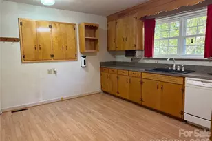 3532 16th St NE, Hickory, NC 28601 - Photo 8