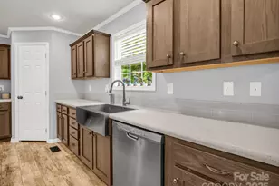 343 E Marshall Ridge Rd, Hendersonville, NC 28792 - Photo 10